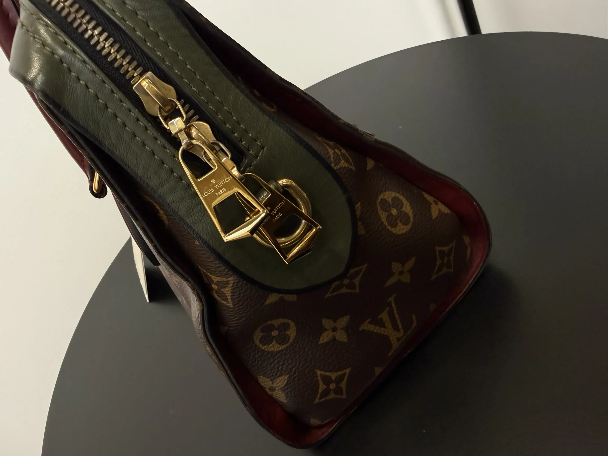 LOUIS VUITTON Monogram Tuileries Tote Handbag LOUIS VUITTON Monogram Tuileries Tote Handbag