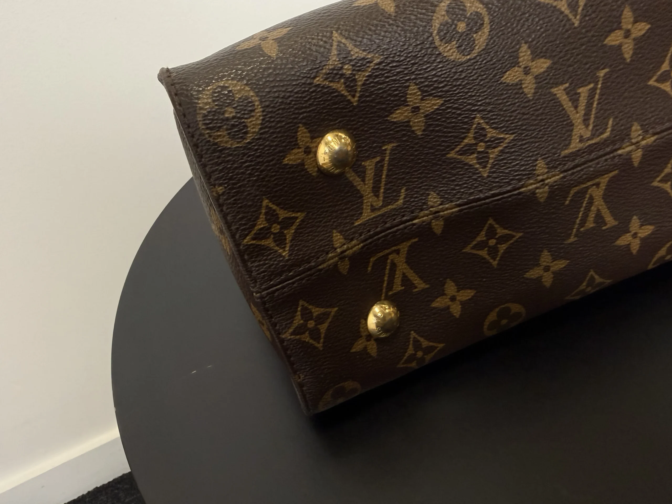 LOUIS VUITTON Monogram Tuileries Tote Handbag LOUIS VUITTON Monogram Tuileries Tote Handbag