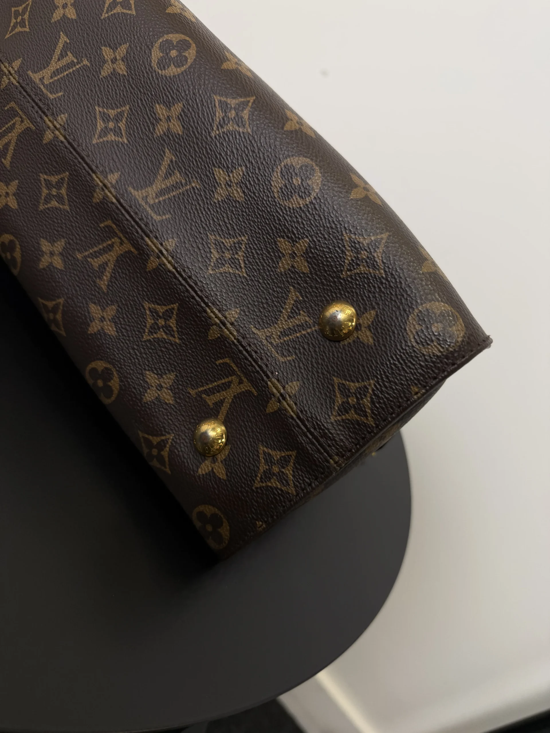 LOUIS VUITTON Monogram Tuileries Tote Handbag LOUIS VUITTON Monogram Tuileries Tote Handbag