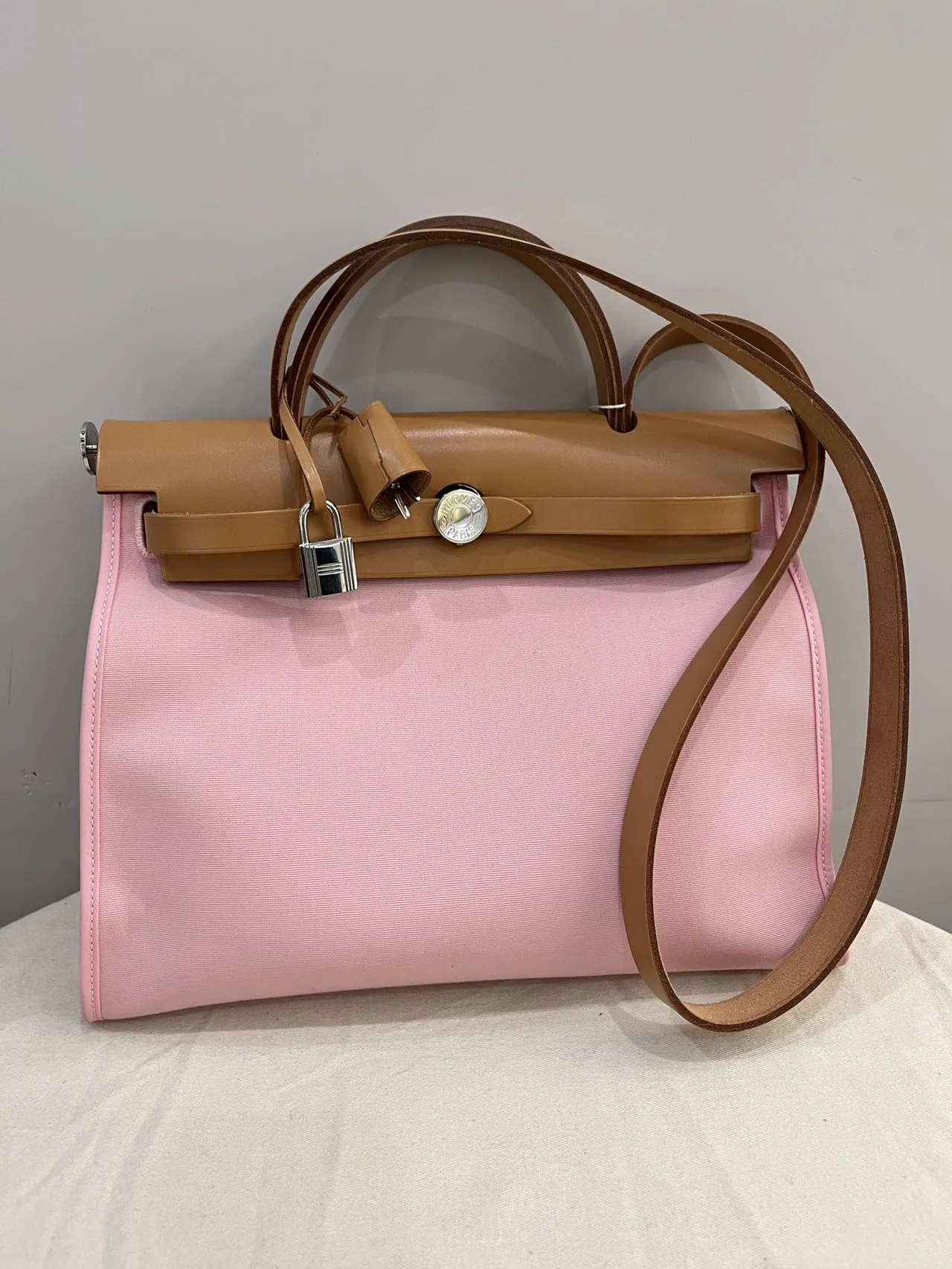 HERMÈS Herbag Zip 31 Rose Sakura Canvas Natural Vache Hunter HERMÈS Herbag Zip 31 Rose Sakura Canvas Natural Vache Hunter