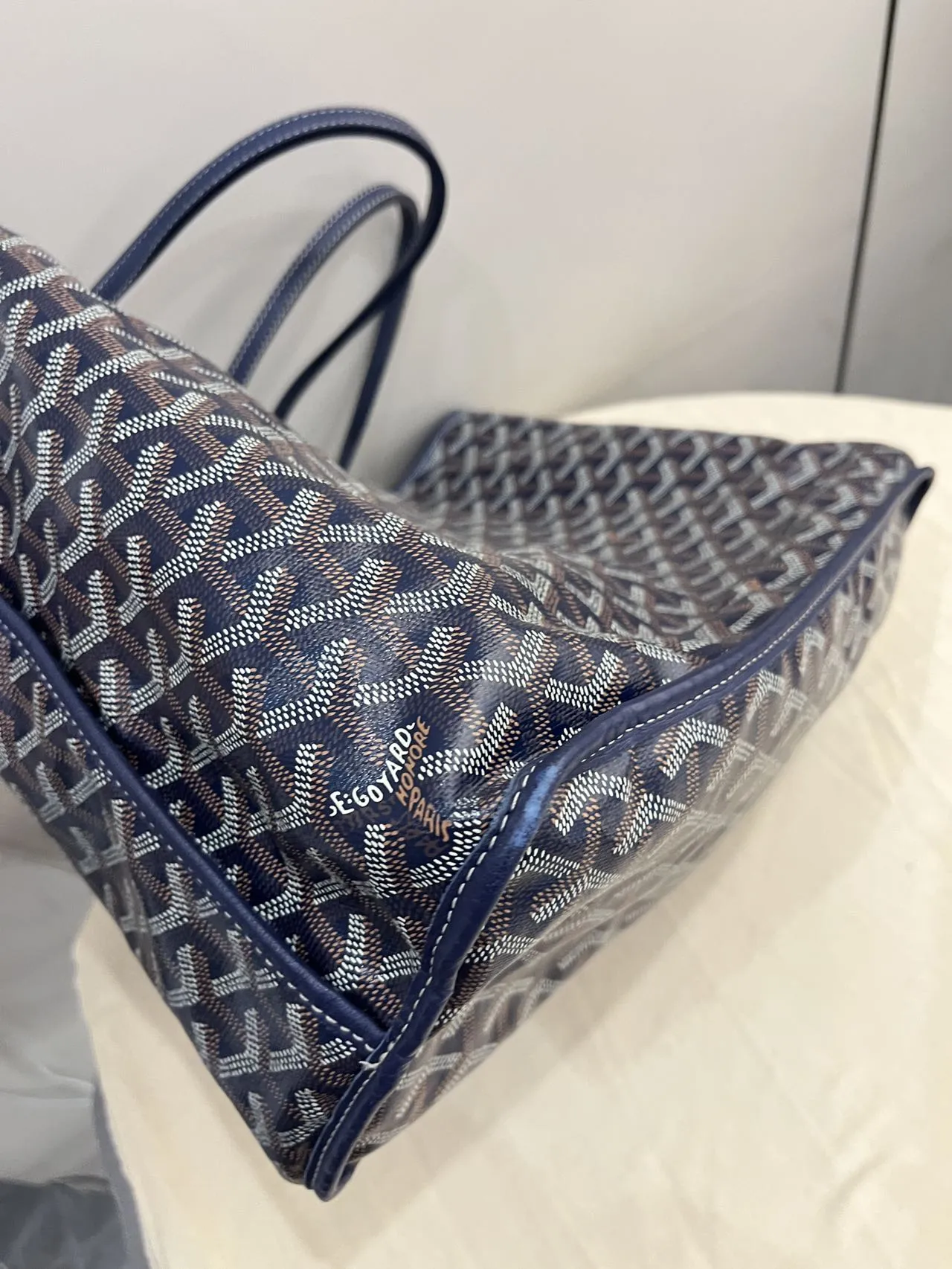 GOYARD Saint Louis PM Blue/Navy Goyardine Canvas Tote Bag GOYARD Saint Louis PM Blue/Navy Goyardine Canvas Tote Bag