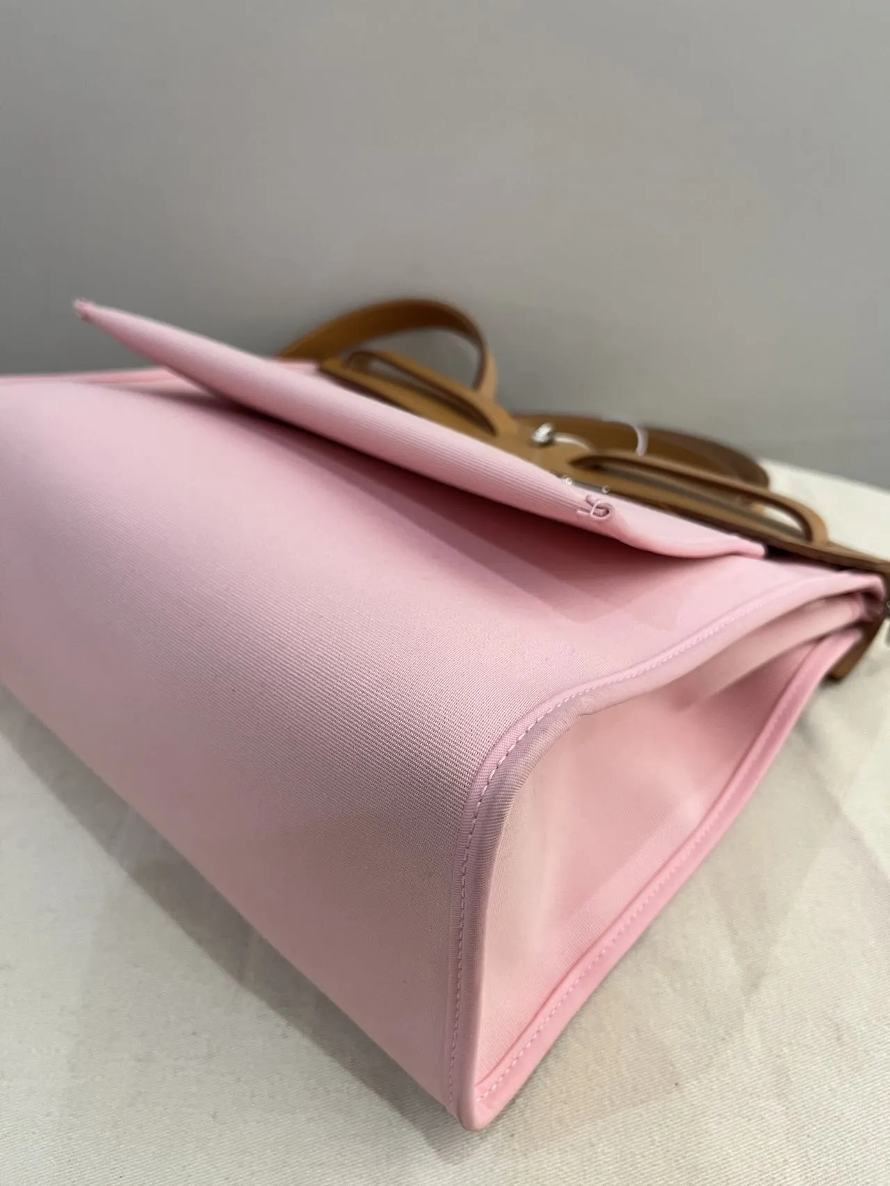 HERMÈS Herbag Zip 31 Rose Sakura Canvas Natural Vache Hunter HERMÈS Herbag Zip 31 Rose Sakura Canvas Natural Vache Hunter