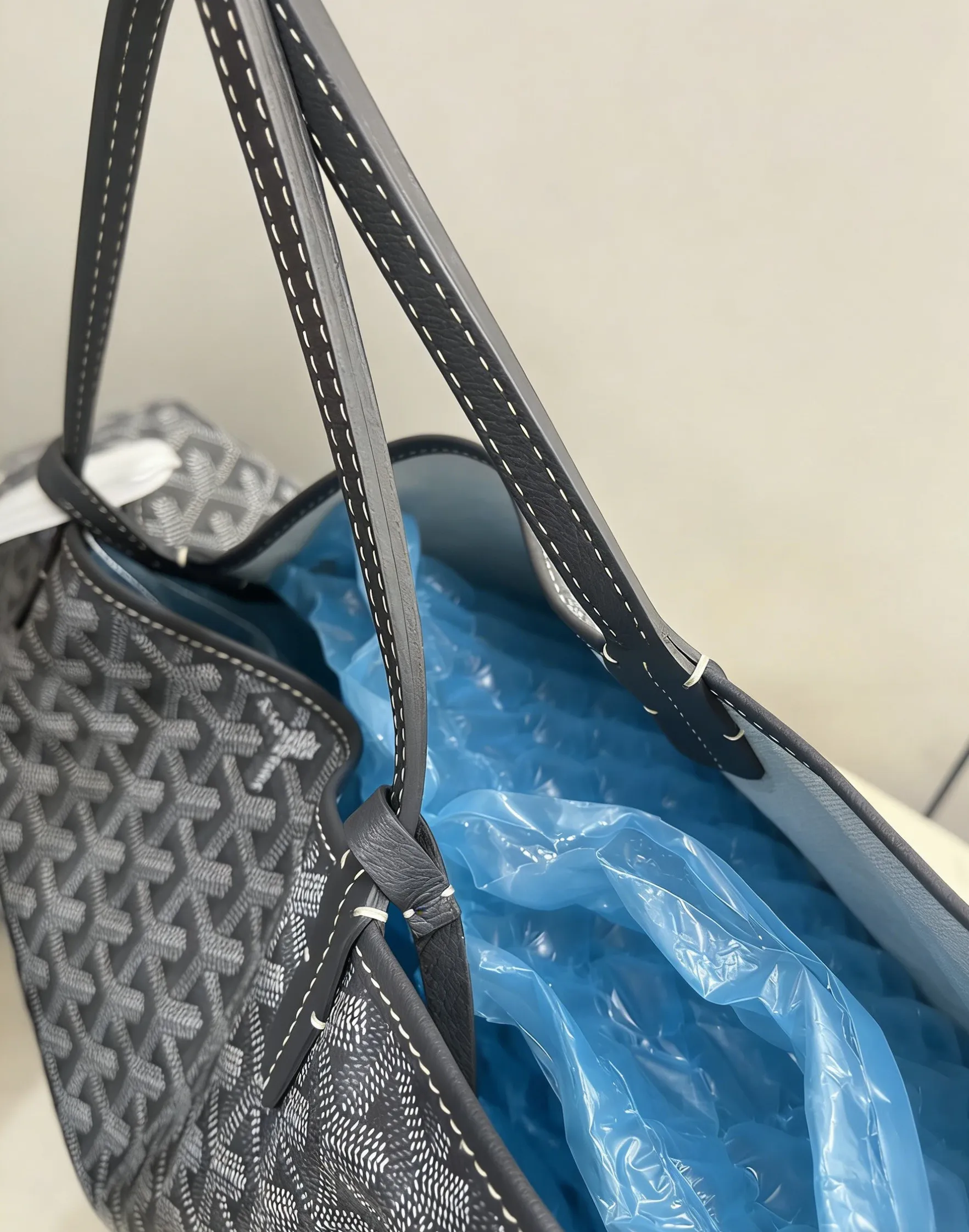 GOYARD Saint Louis GM Grey Goyardine Canvas Tote Bag GOYARD Saint Louis GM Grey Goyardine Canvas Tote Bag