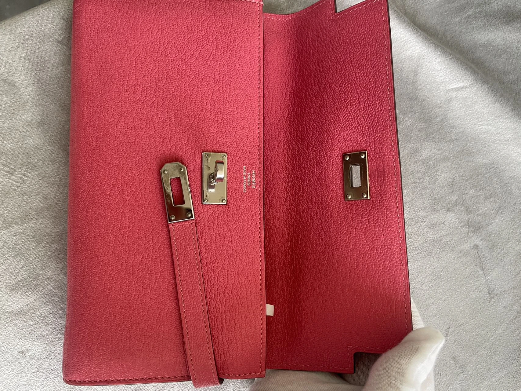 HERMES Kelly Long Wallet Pink Lambskin Leather Silver Hardware HERMES Kelly Long Wallet Pink Lambskin Leather Silver Hardware