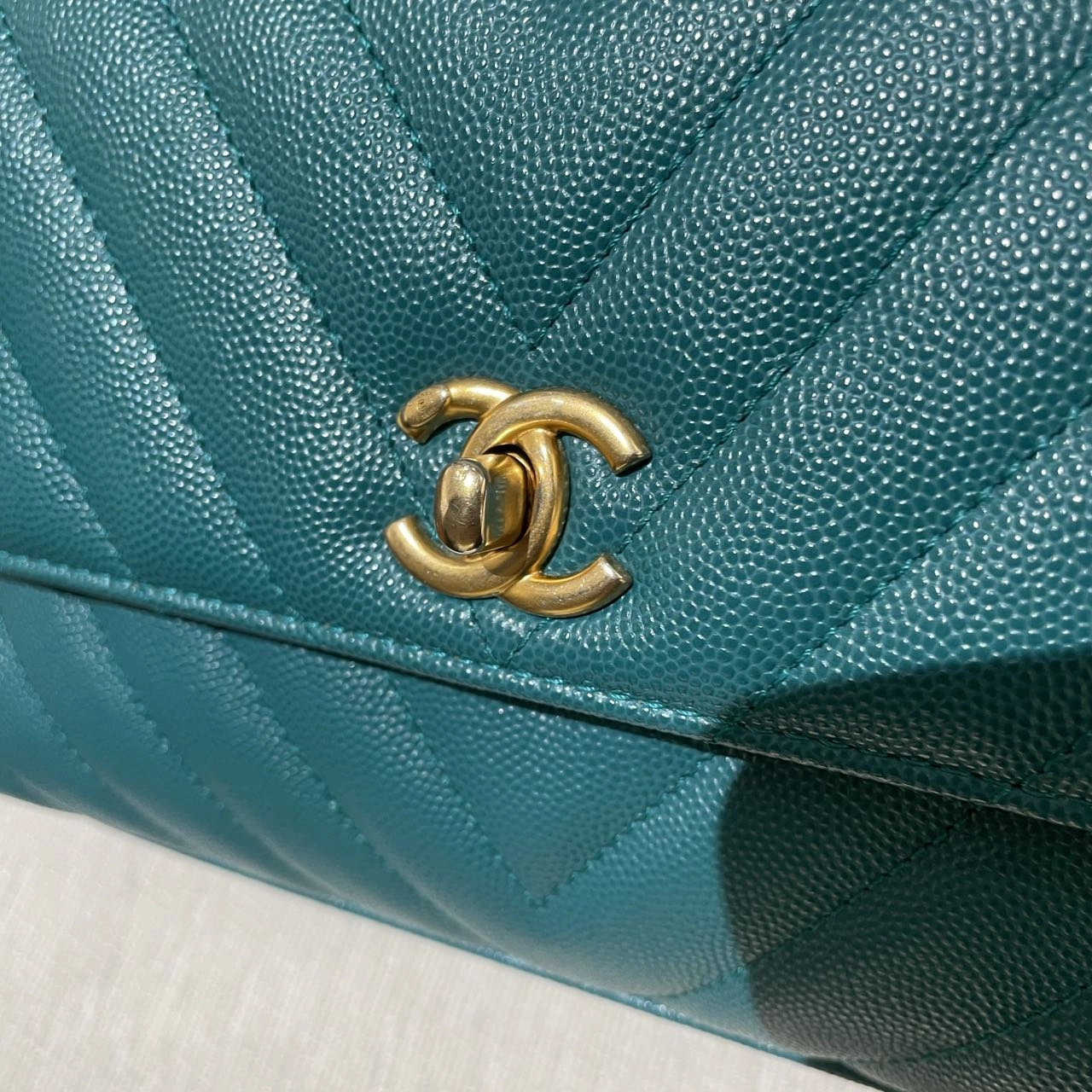 CHANEL Coco Handle Small Green Chevron Quilted Caviar Calfskin Leather CHANEL Coco Handle Small Green Chevron Quilted Caviar Calfskin Leather
