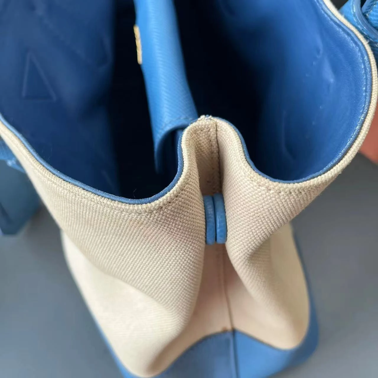 PRADA Route Tote Medium Beige & Blue Canvas PRADA Route Tote Medium Beige & Blue Canvas