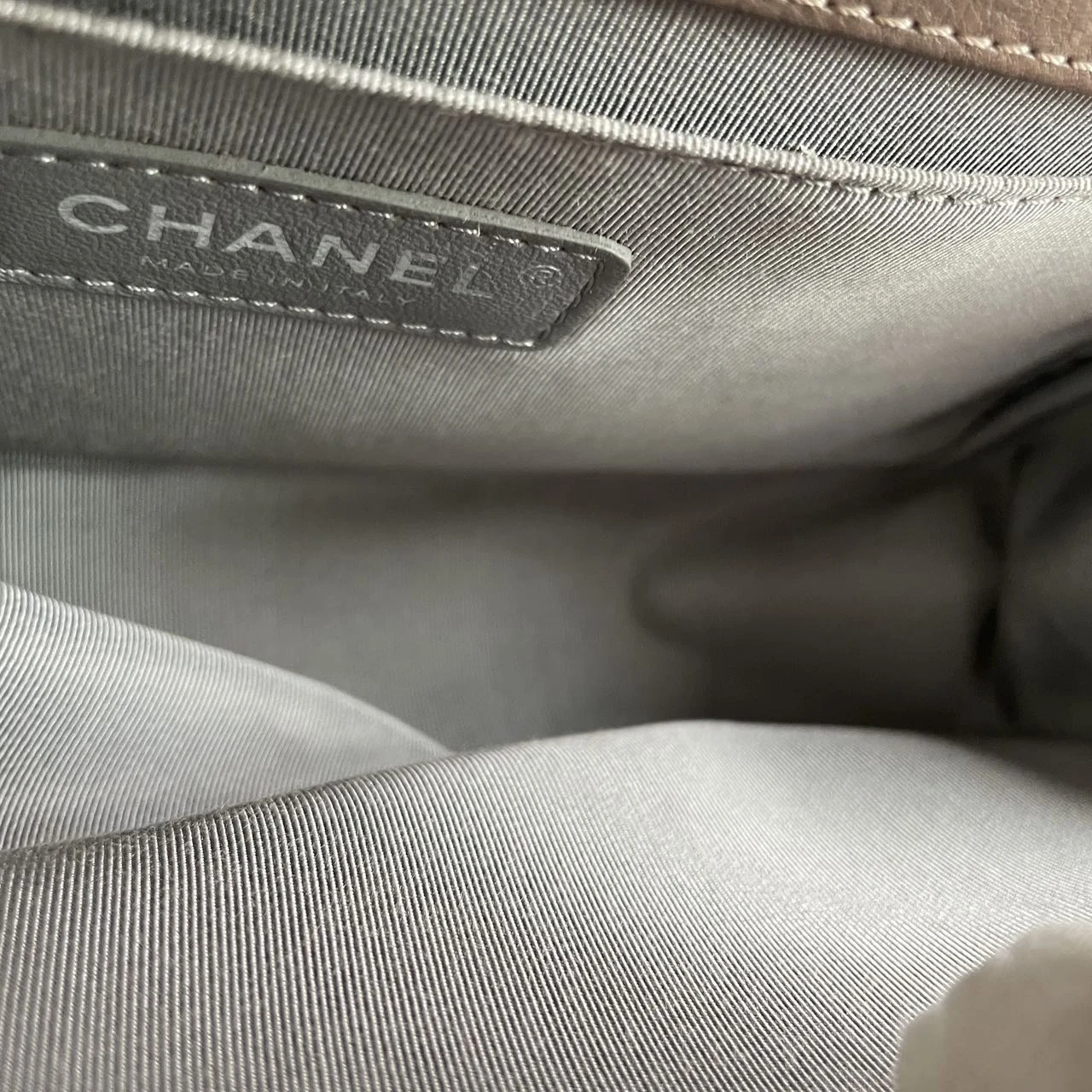 CHANEL Boy Medium Beige Crocodile Leather CHANEL Boy Medium Beige Crocodile Leather