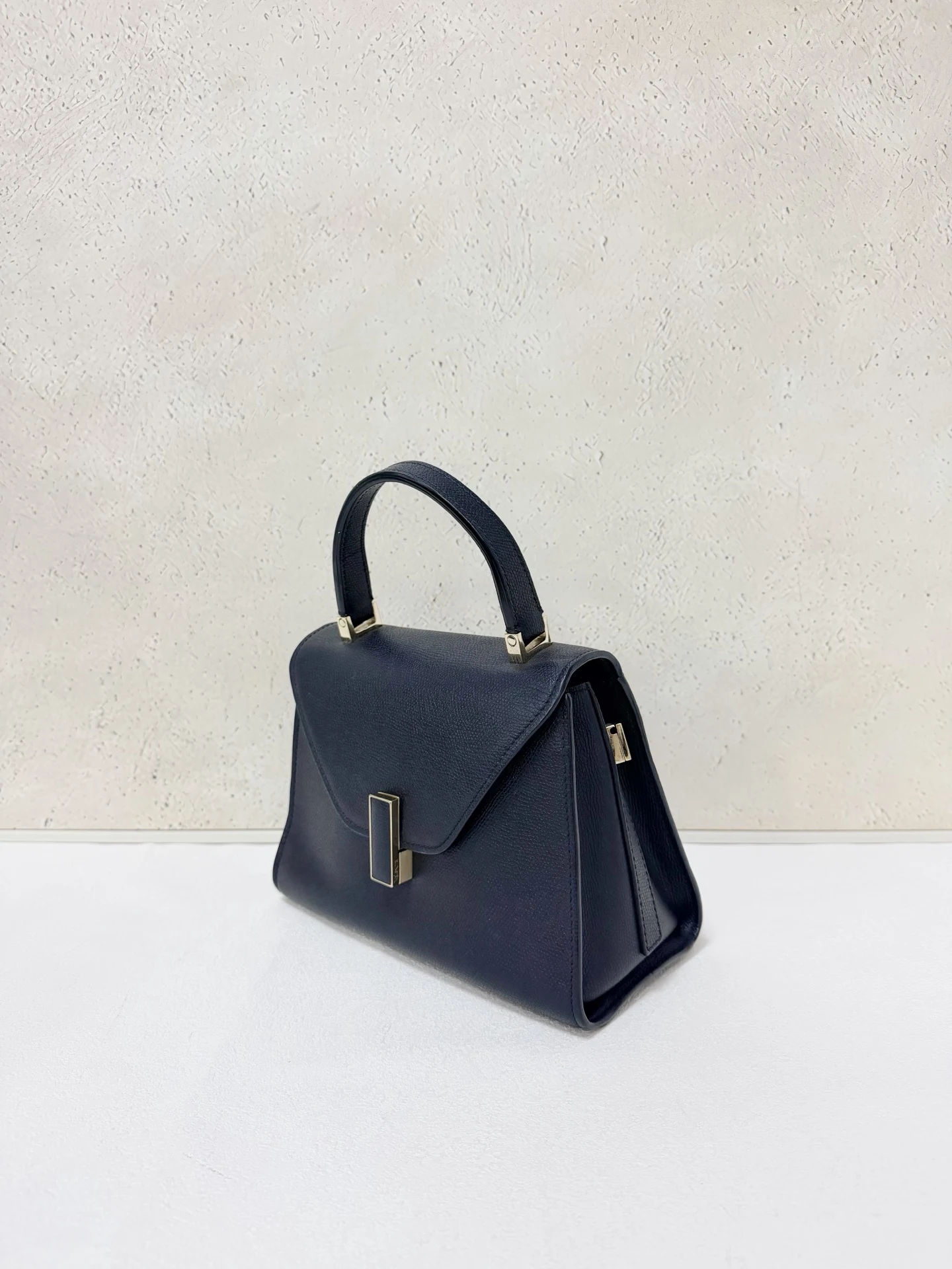 VALEXTRA Iside Small Black Grained Leather VALEXTRA Iside Small Black Grained Leather