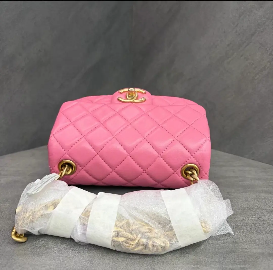 CHANEL Classic Flap Mini Pink Lambskin Leather CHANEL Classic Flap Mini Pink Lambskin Leather
