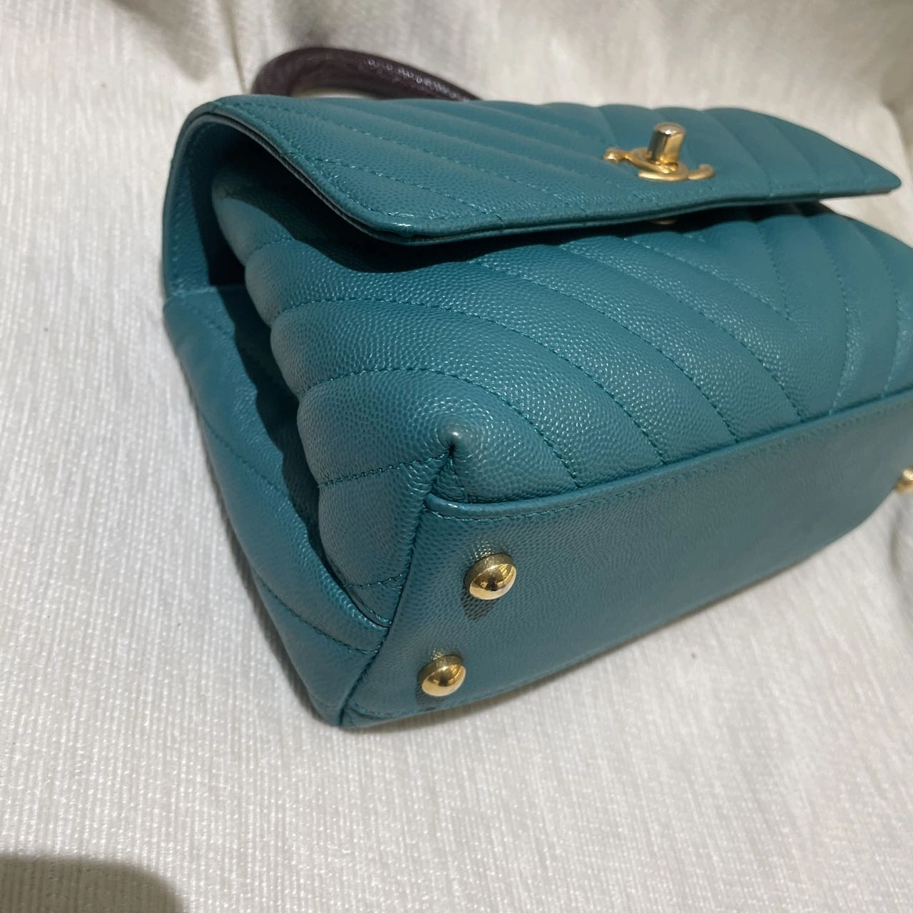 CHANEL Coco Handle Small Green Chevron Quilted Caviar Calfskin Leather CHANEL Coco Handle Small Green Chevron Quilted Caviar Calfskin Leather