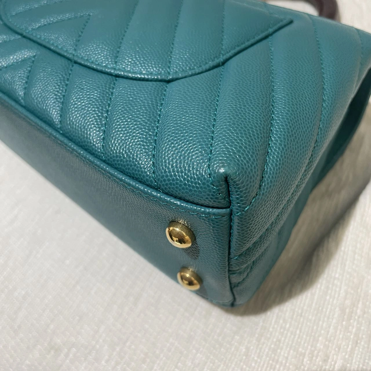 CHANEL Coco Handle Small Green Chevron Quilted Caviar Calfskin Leather CHANEL Coco Handle Small Green Chevron Quilted Caviar Calfskin Leather